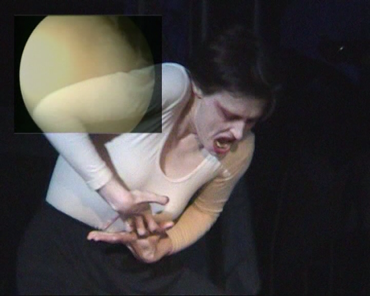 Ute Kilter — Knee, 2000 · video still