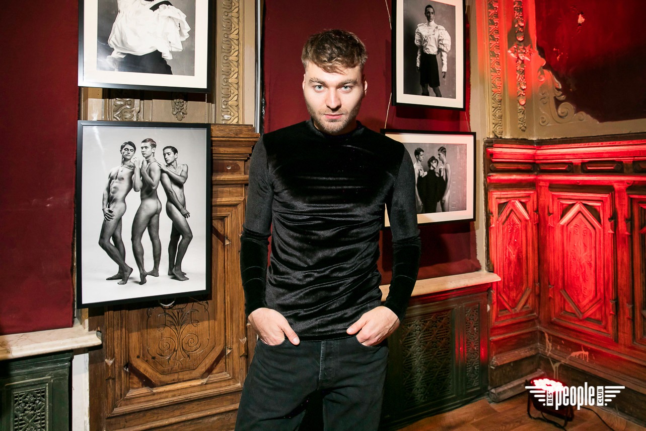 Dmytro Komissarenko’s photographs at the presentation